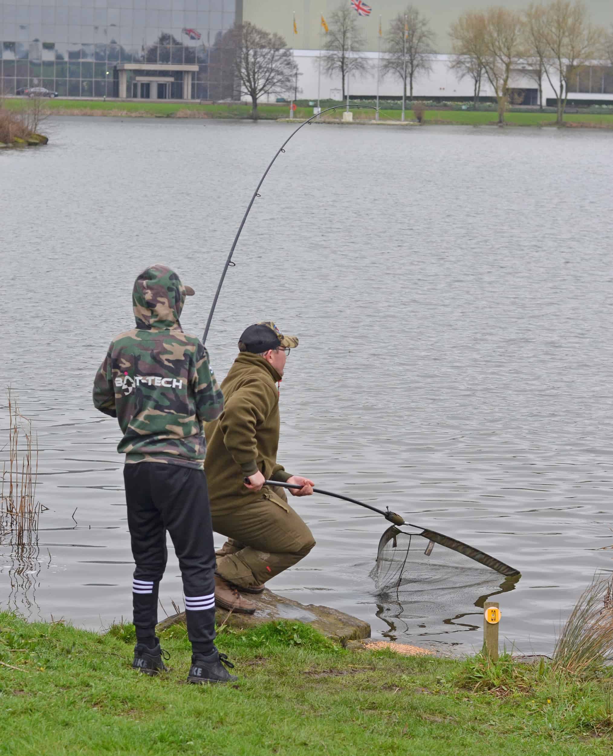 Clint Walker - Trying Out The Sonik SKSC Range